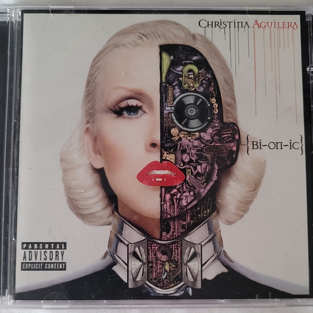 2010 Christina Aguilera Bionic music CD